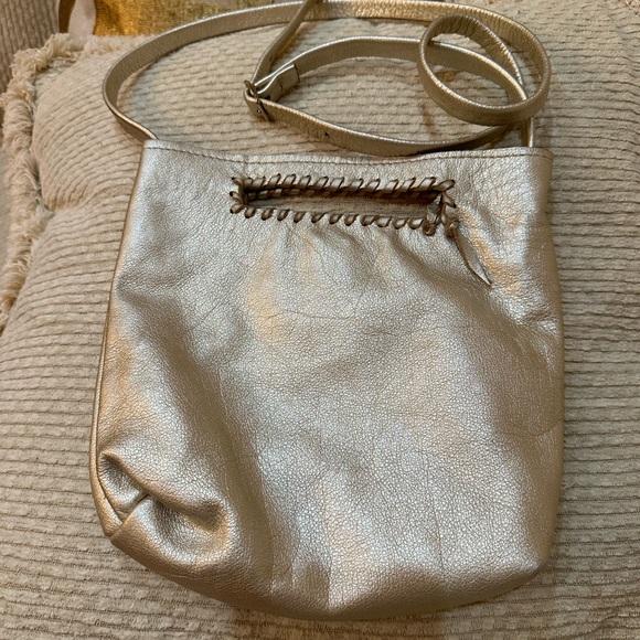 Jennifer Haley gold leather cross body/clutch - Picture 2 of 5